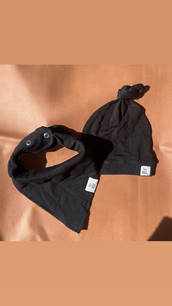Raven Organic Cotton Bandana Bibs — Black